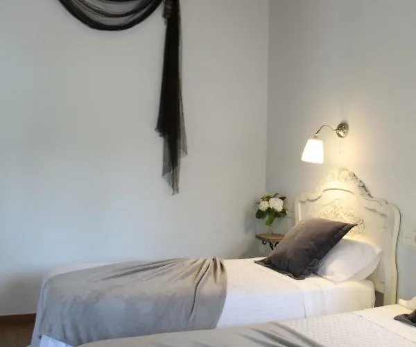 Carriles Rurales Apartahotel